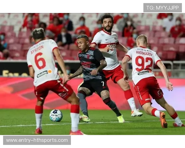 本菲卡若保持战术稳定，联赛与欧战双赢可及